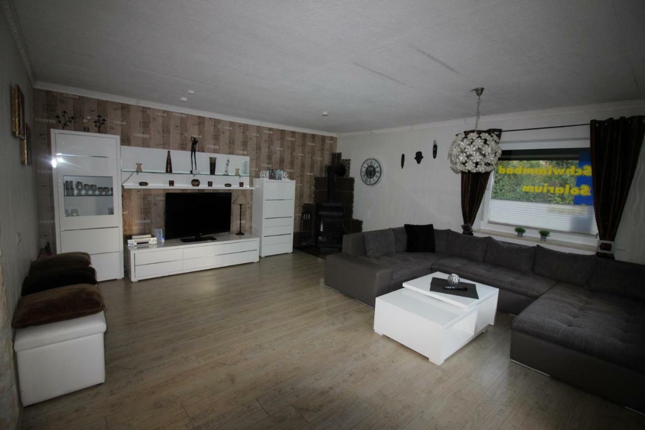 Haus Abbi, Ferienwohnung Mit Schwimmbad Hage Esterno foto