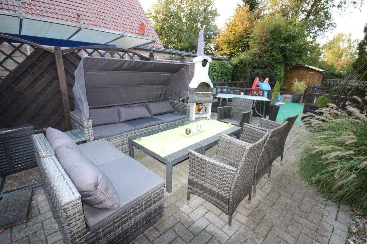 Haus Abbi, Ferienwohnung Mit Schwimmbad Hage Esterno foto