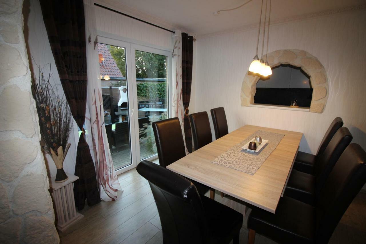 Haus Abbi, Ferienwohnung Mit Schwimmbad Hage Esterno foto