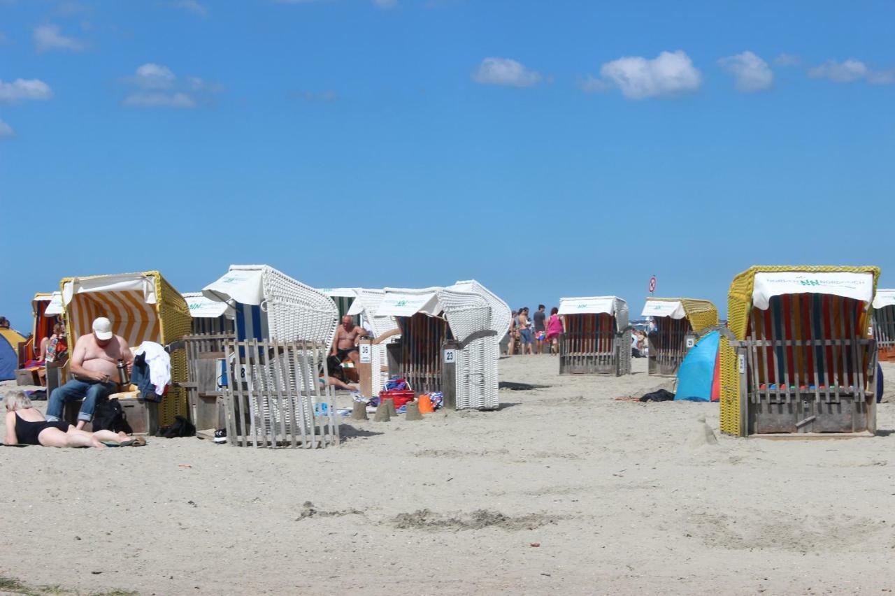 Haus Abbi, Ferienwohnung Mit Schwimmbad Hage Esterno foto