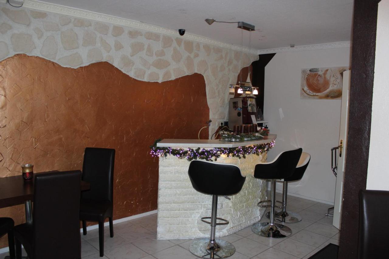 Haus Abbi, Ferienwohnung Mit Schwimmbad Hage Esterno foto